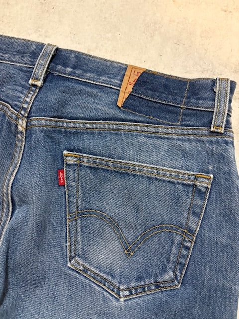 Levis 501 Dunkelblau