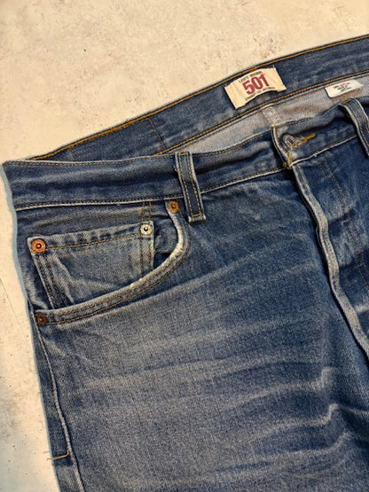 Levis 501 Dunkelblau