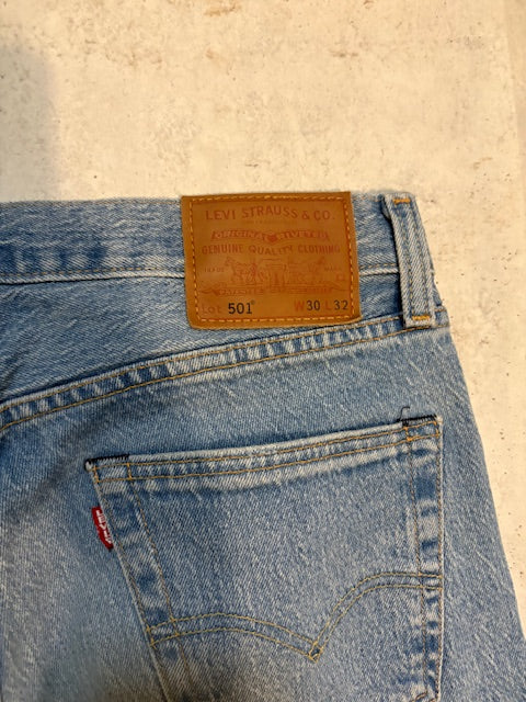 Levis 501 Hellblau