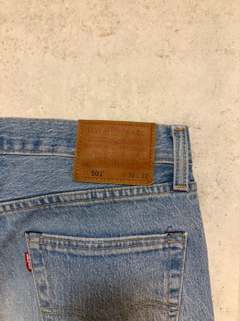 Levis 501 Hellblau